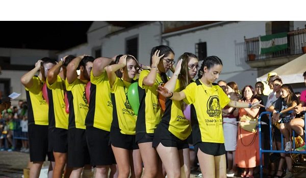 el-gran-juego-de-la-oca-de-los-pedroches-movera-1000-personas-el-tablero-dos-torres