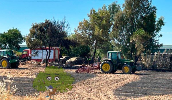 extinguido-un-incendio-cercano-a-una-casa-de-campo-en-hinojosa-del-duque