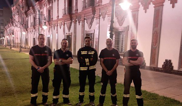 cinco-bomberos-diputacion-de-cordoba-han-partido-hasta-avila-puesto-de-mando-de-navaluenga
