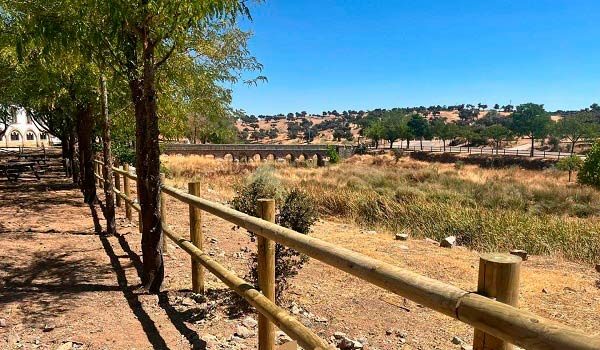 finalizan-las-obras-de-reparacion-y-estabilizacion-del-talud-del-arroyo-santa-maria-en-pedroche