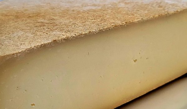 la-nueva-norma-del-queso-artesano-impulsa-el-sector-y-refuerza-su-vinculo-ganaderia-de-proximidad