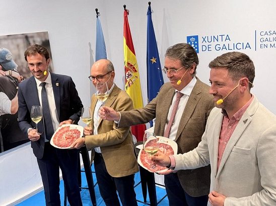 villanueva-de-cordoba-y-cambados-estrechan-lazos-jamon-albarino-feria-jamon-berico-los-pedroches